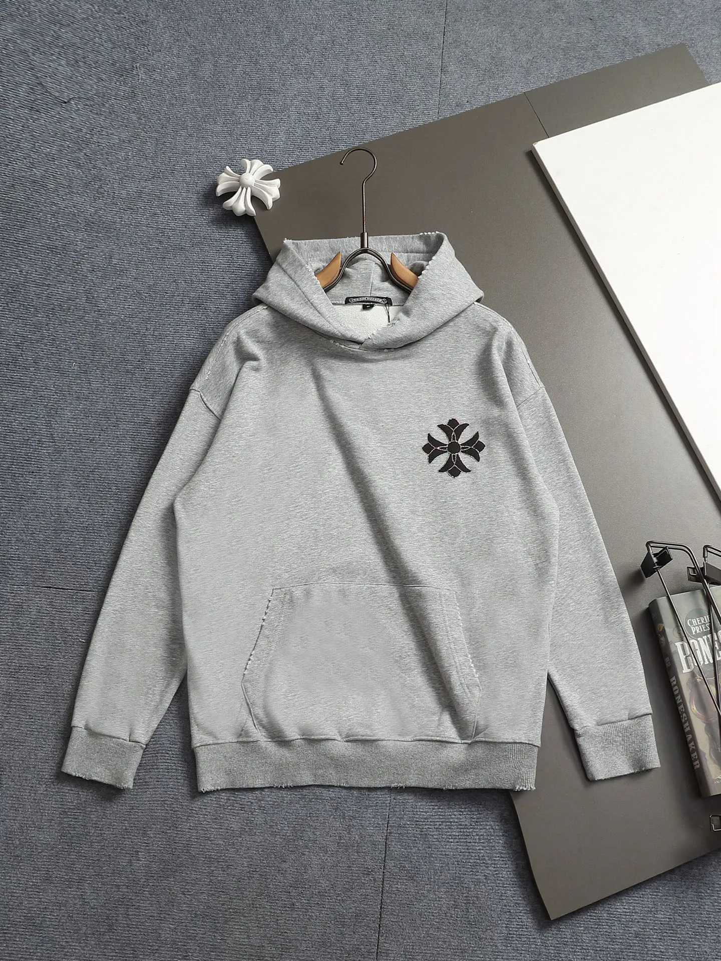 𝗖𝗵𝗿𝗼𝗺𝗲 𝗛𝗲𝗮𝗿𝘁𝘀/ 2026 New Arrival Original 👑 ！ ！ ！ 👍 ✂️Quality , ！ 。 ： ➕100% 。Authentic ➕ ➕3D ➕ ： ！ ！ Authentic ！ Same Style ！ Black Dark Gray Light Gray Size：S-XL